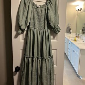 IVY CITY MIDI DRESS size large